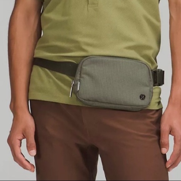 NWT Lululemon Everywhere Belt Bag EBB Carob Brown Black Pattern - Picture 5 of 6